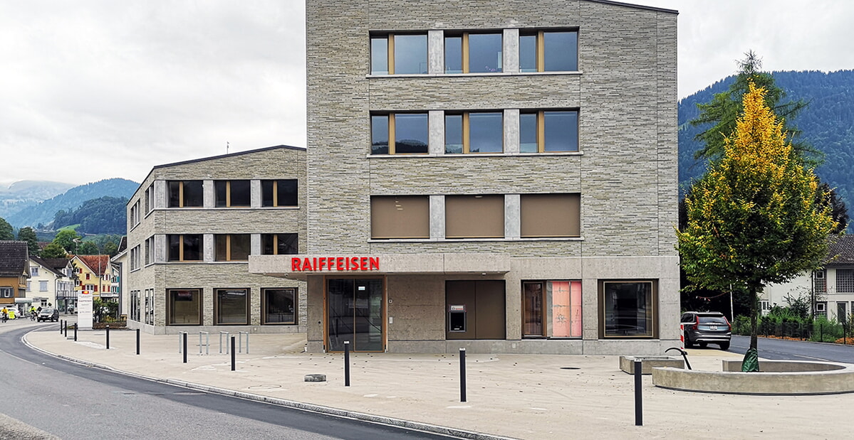 Absperrpfosten QUIVO für Raiffeisen Bank