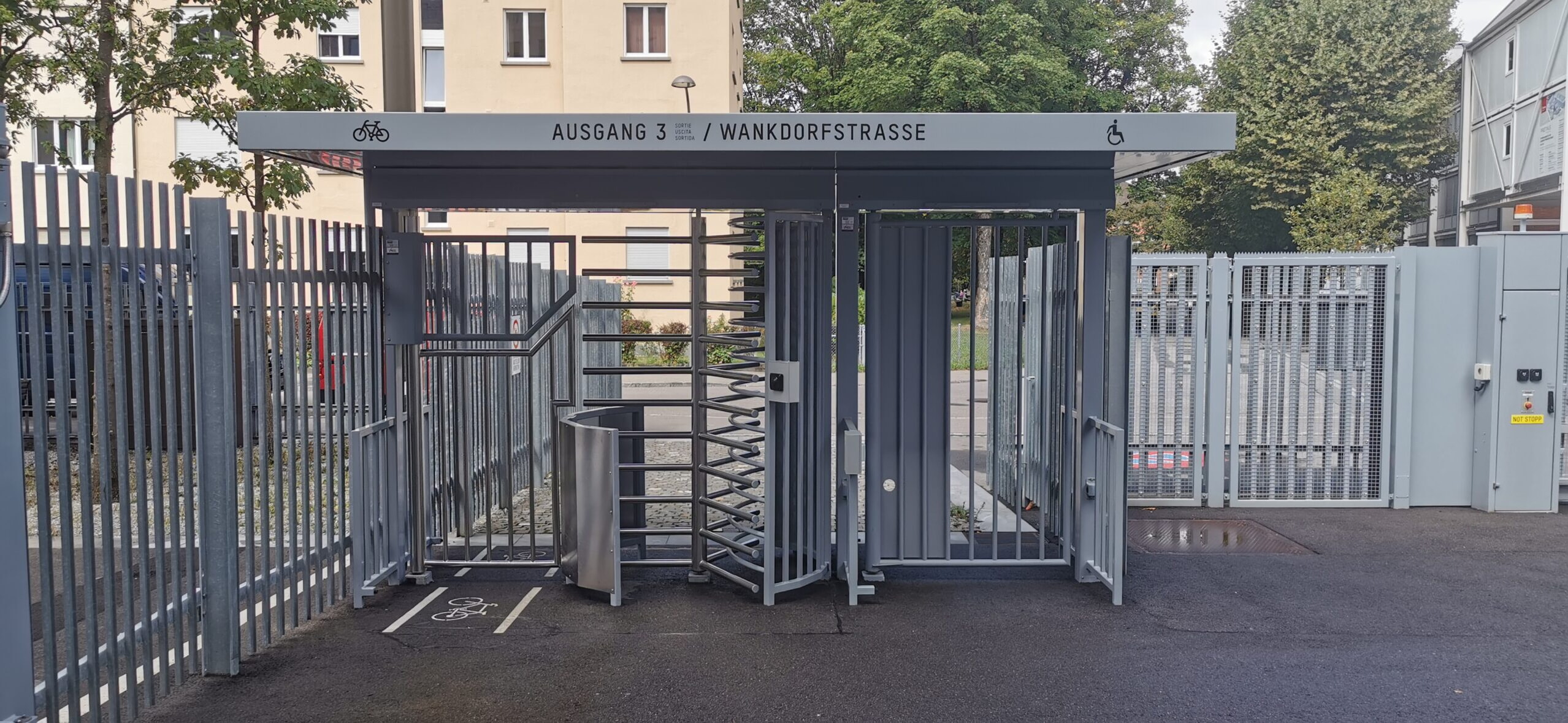 Drehkreuze und Zäune für den Perimeterschutz – Consel Group AG