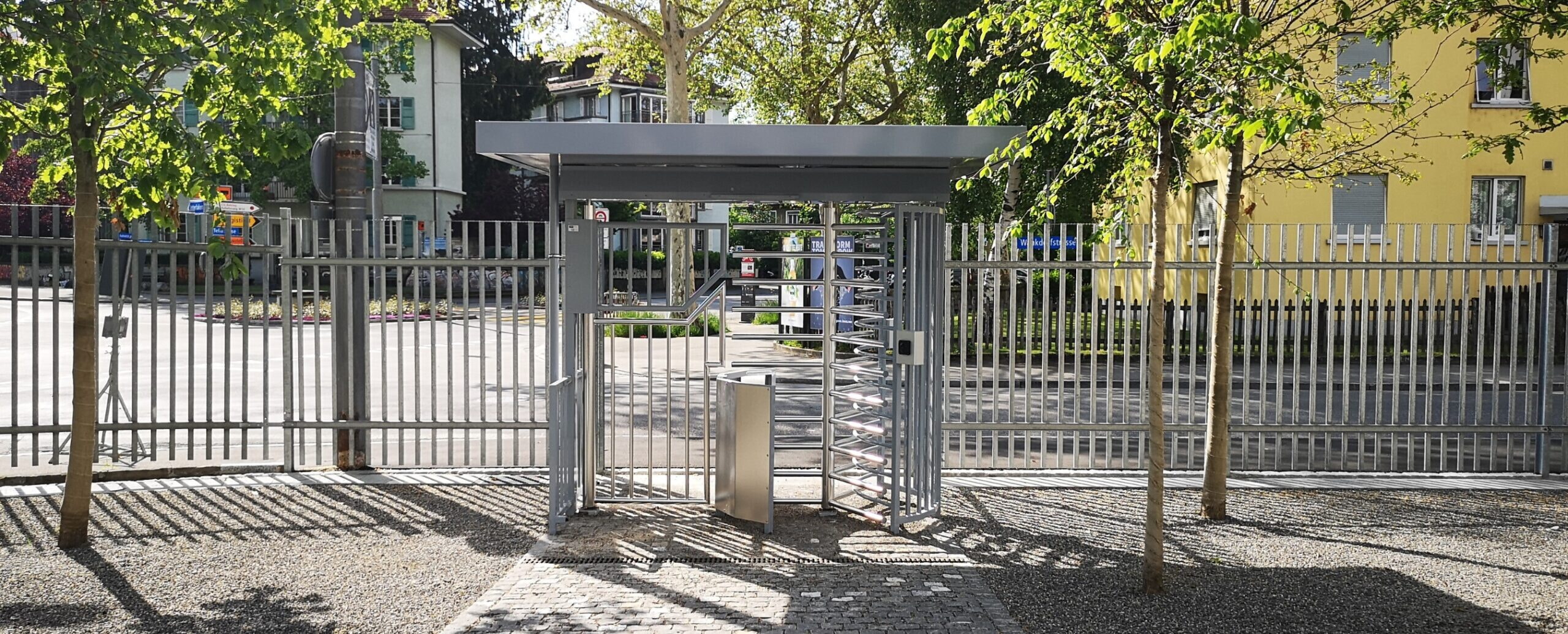 drehkreuze-zaeune-kritis