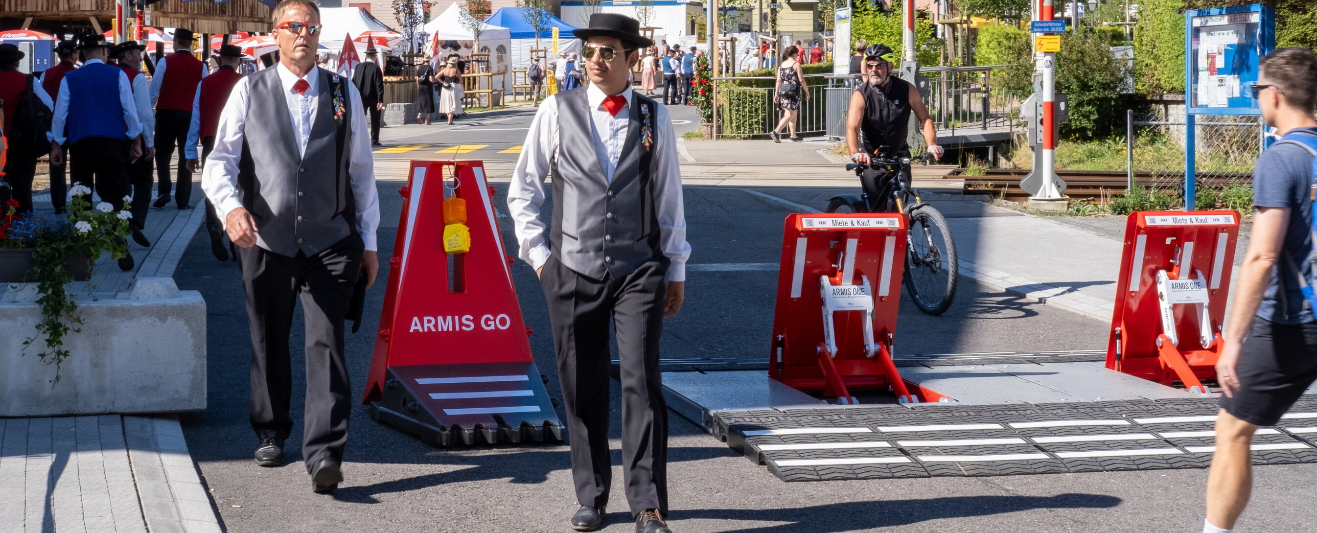 mobile-fahrzeugbarriere-armis-go-schuetzt-jodlerfest-menznau