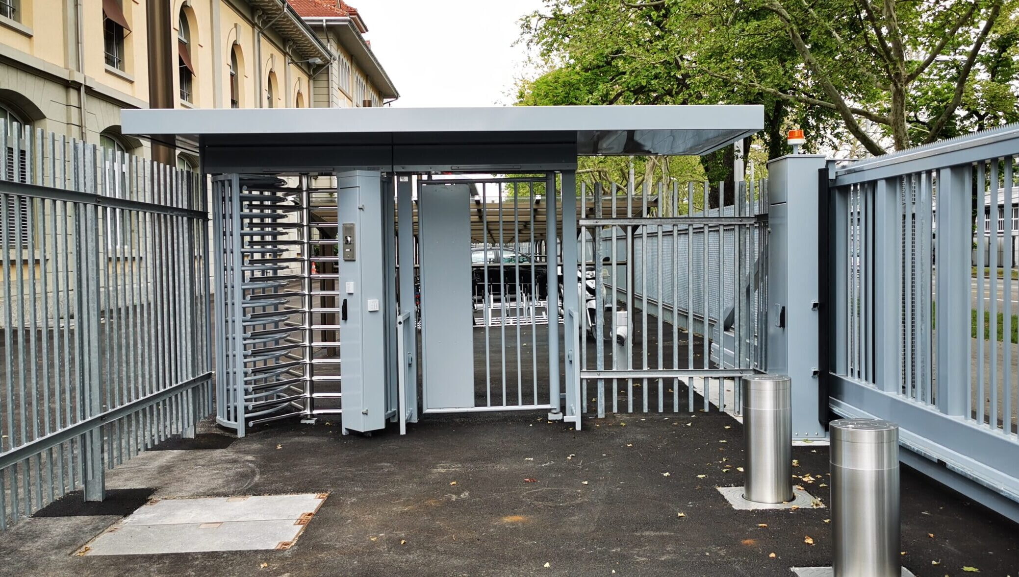 kritis-tore-poller-drehkreuze