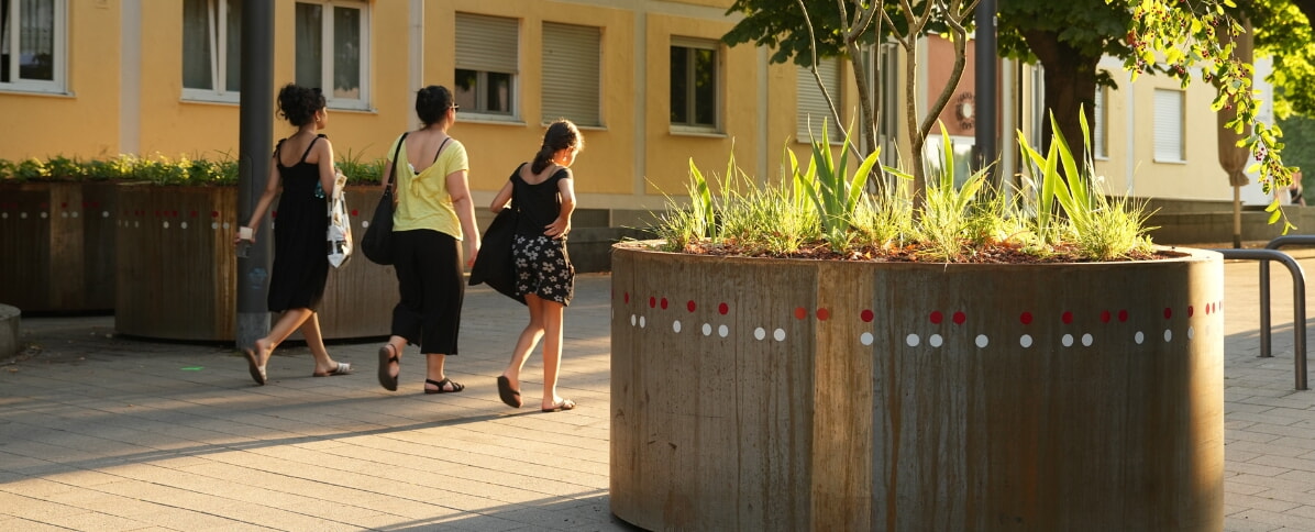 Armis Planter Pflanzkuebel Schuetzendes Stadtmobiliar