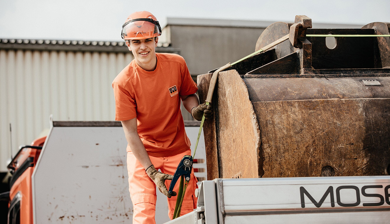 Baumaschienenmech In