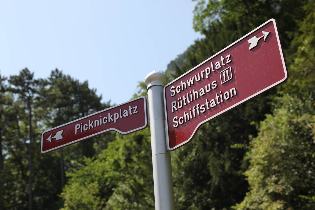 Wegweiser Schwurplatz