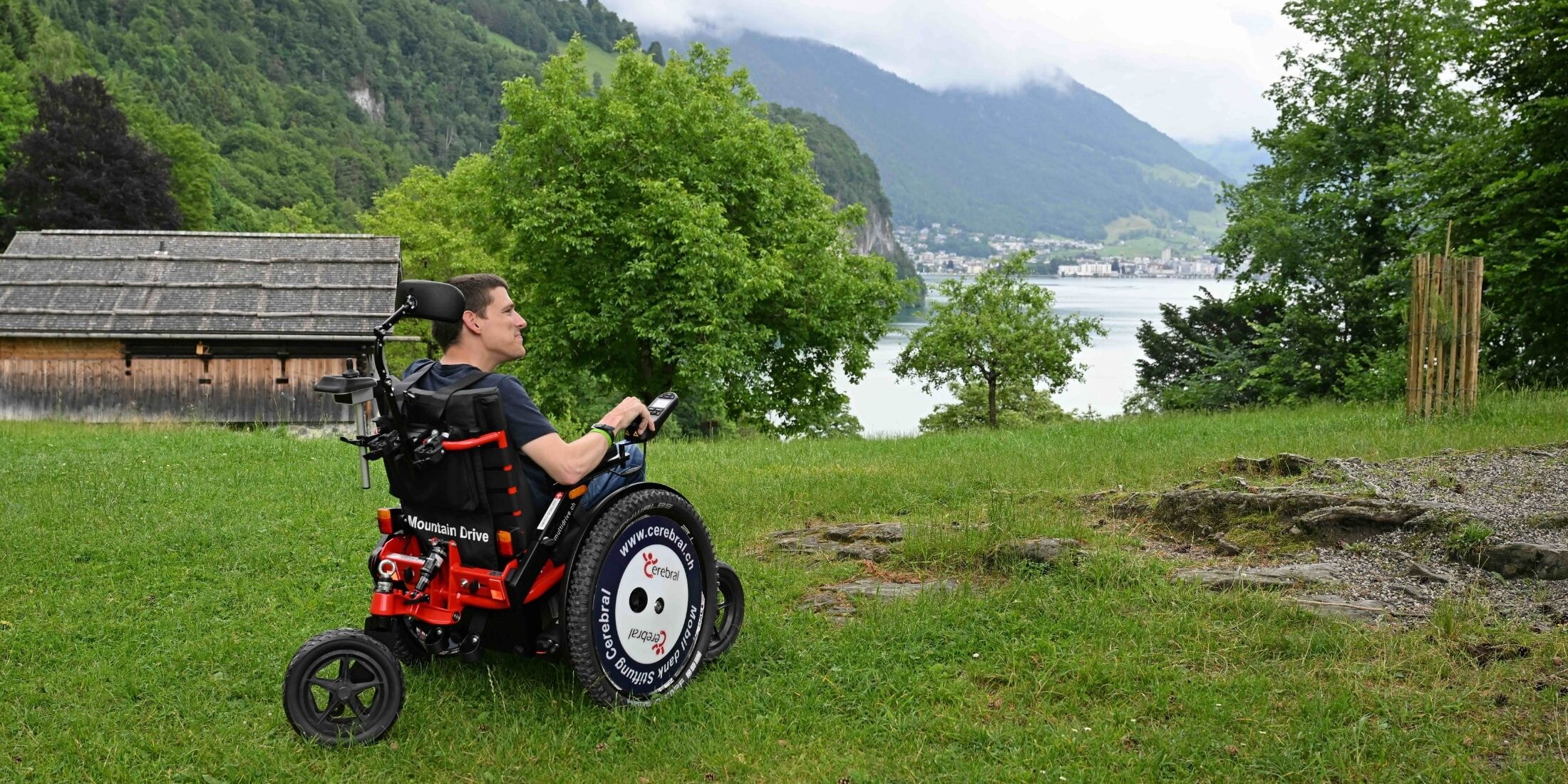La sedia a rotelle elettrica da sterrato rende il Grütli più accessibile