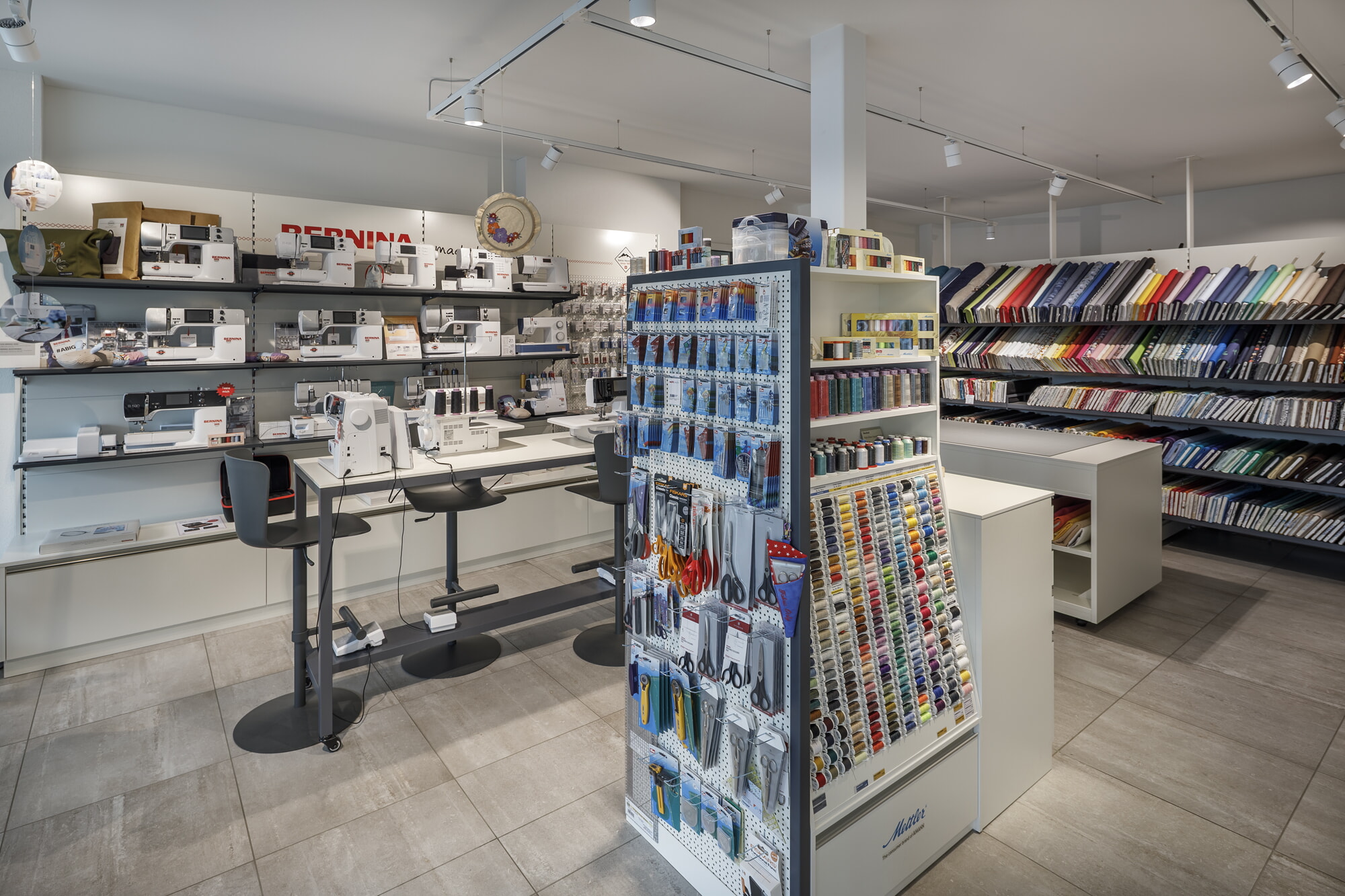 Storeconcept_AG_Bernina_Shop_Muri_Jeronimo_Vilaplana_Photography_06
