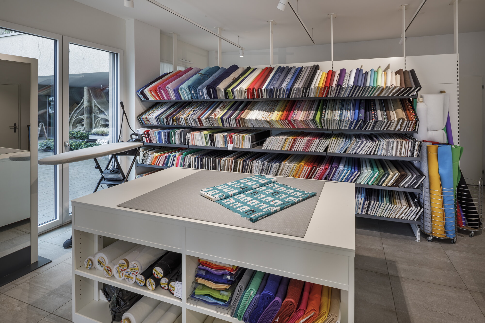 Storeconcept_AG_Bernina_Shop_Muri_Jeronimo_Vilaplana_Photography_10